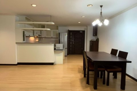 Condominio de 2 dormitorios en Watthana, Bangkok, Tailandia № 63475 - foto 2