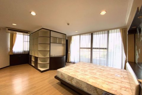Condominio de 2 dormitorios en Watthana, Bangkok, Tailandia № 63475 - foto 5
