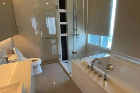 Condominio de 3 dormitorios en Bang Kho Laem, Bangkok, Tailandia № 113641 - foto 11