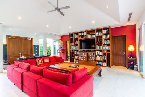 Casa de 3 dormitorios en Hua Hin, Tailandia № 65613 - foto 16