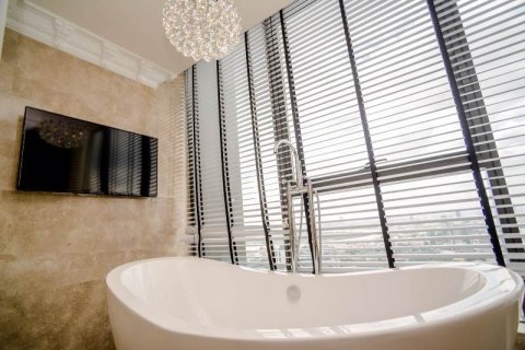 Condominio de 3 dormitorios en Bangkok, Tailandia № 65619 - foto 14