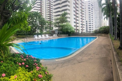 Condominio de 3 dormitorios en Bangkok, Tailandia № 65618 - foto 19