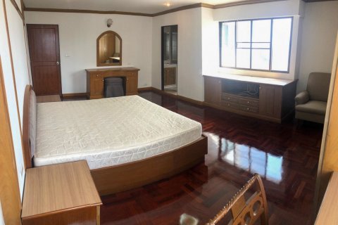 Condominio de 3 dormitorios en Bangkok, Tailandia № 65618 - foto 11