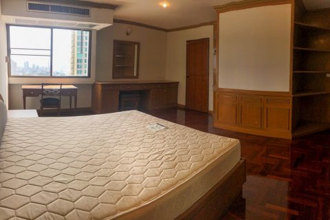 Condominio de 3 dormitorios en Bangkok, Tailandia № 65618 - foto 13