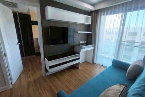 Apartamento de 2 habitaciones en Pattaya, Tailandia № 205834 - foto 2