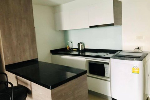 Apartamento de 2 habitaciones en Pattaya, Tailandia № 205839 - foto 4
