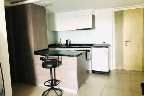 Apartamento de 2 habitaciones en Pattaya, Tailandia № 205839 - foto 3