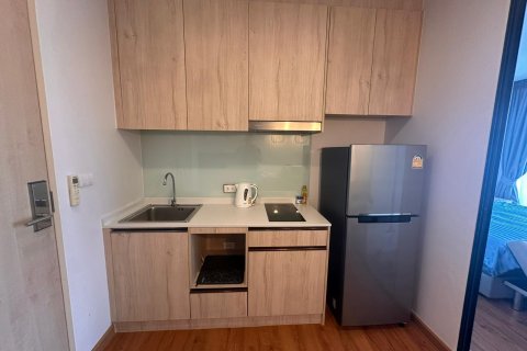 Apartamento de 2 habitaciones en Pattaya, Tailandia № 205840 - foto 2