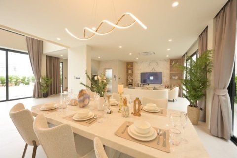 Villa in Phuket, Thailand 4 bedrooms № 191126
