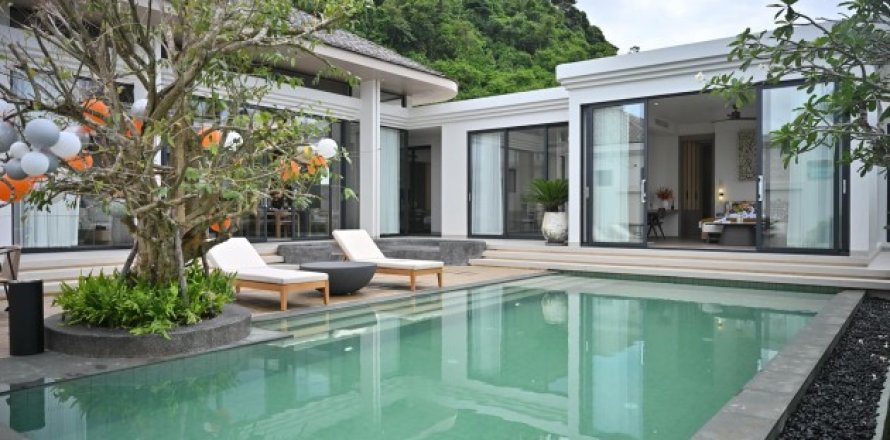 Villa in Kata, Thailand 4 bedrooms № 191124