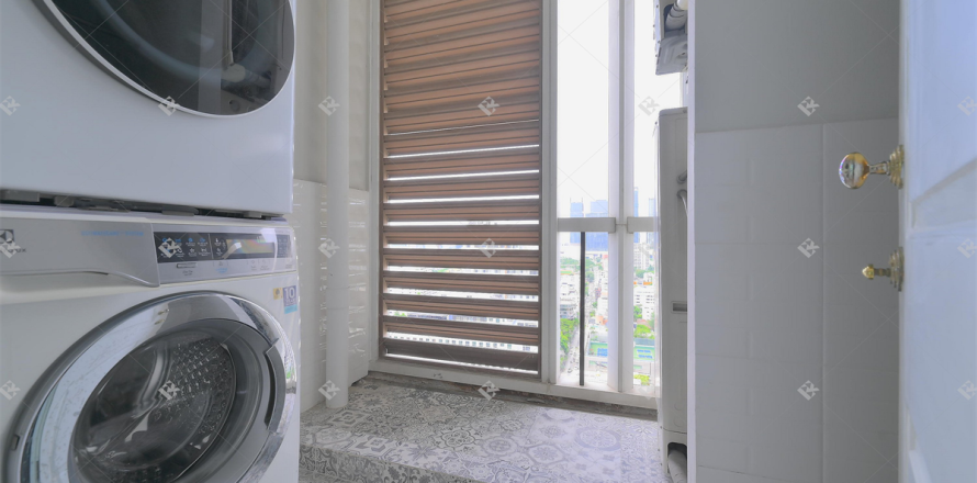 Condominio de 3 dormitorios en Bangkok, Tailandia № 209893