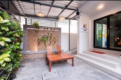 Townhouse in Bangkok, Thailand 18 bedrooms № 65519 - photo 4