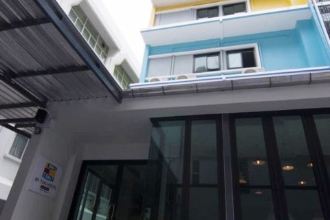 Townhouse in Bangkok, Thailand 18 bedrooms № 65519 - photo 3