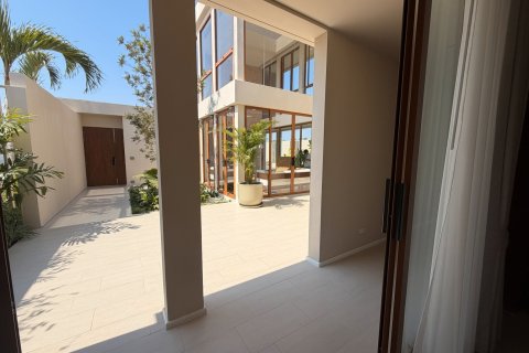 Chalet de 5 dormitorios en Hua Hin, Tailandia № 165201 - foto 14