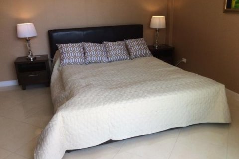 Casa de 3 dormitorios en Pattaya, Tailandia № 57087 - foto 8