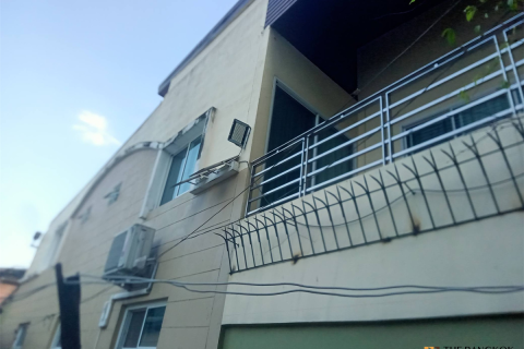 House in Bangkok, Thailand 3 bedrooms № 189183
