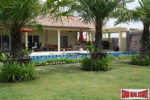 Chalet de 5 dormitorios en Hua Hin, Tailandia № 202472