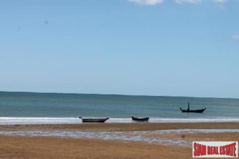 Casa de 3 dormitorios en Hua Hin, Tailandia № 202474 - foto 5