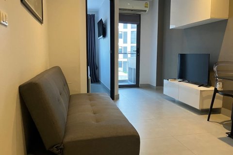 Apartamento de 2 habitaciones en Pattaya, Tailandia № 205829 - foto 2