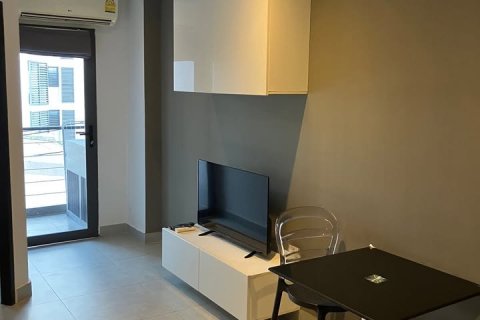 Apartamento de 2 habitaciones en Pattaya, Tailandia № 205829 - foto 3