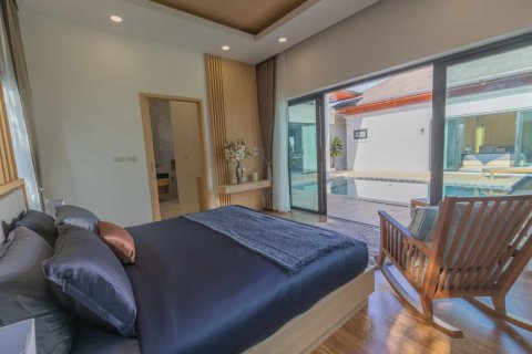 Chalet de 4 dormitorios en Chalong, Tailandia № 170168 - foto 30