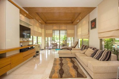 Chalet de 3 dormitorios en Hua Hin, Tailandia № 168477 - foto 6