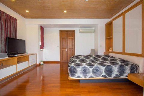 Chalet de 3 dormitorios en Hua Hin, Tailandia № 168477 - foto 10