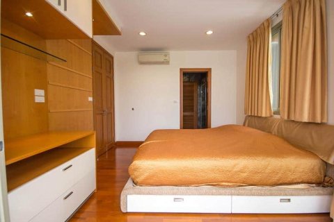 Chalet de 3 dormitorios en Hua Hin, Tailandia № 168477 - foto 11