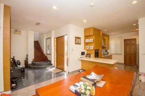 Chalet de 3 dormitorios en Hua Hin, Tailandia № 168477 - foto 8