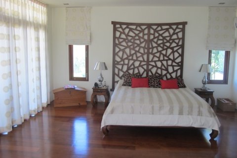 Chalet de 3 dormitorios en Hua Hin, Tailandia № 168480 - foto 19