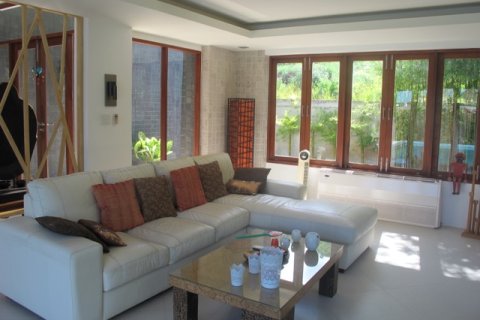 Chalet de 3 dormitorios en Hua Hin, Tailandia № 168480 - foto 11