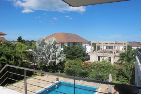 Chalet de 3 dormitorios en Hua Hin, Tailandia № 168480 - foto 28