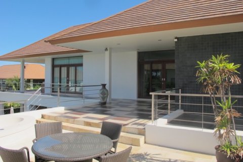 Chalet de 3 dormitorios en Hua Hin, Tailandia № 168480 - foto 7