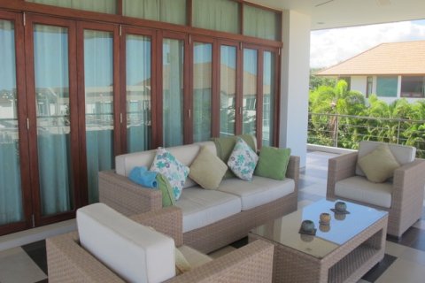 Chalet de 3 dormitorios en Hua Hin, Tailandia № 168480 - foto 9