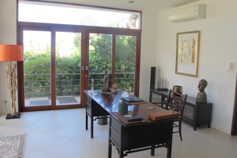 Chalet de 3 dormitorios en Hua Hin, Tailandia № 168480 - foto 17