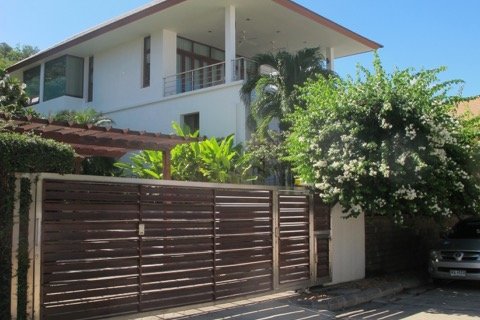 Chalet de 3 dormitorios en Hua Hin, Tailandia № 168480 - foto 30