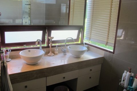 Chalet de 3 dormitorios en Hua Hin, Tailandia № 168480 - foto 22
