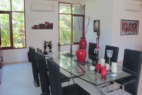 Chalet de 3 dormitorios en Hua Hin, Tailandia № 168480 - foto 16