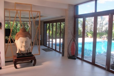 Chalet de 3 dormitorios en Hua Hin, Tailandia № 168480 - foto 14