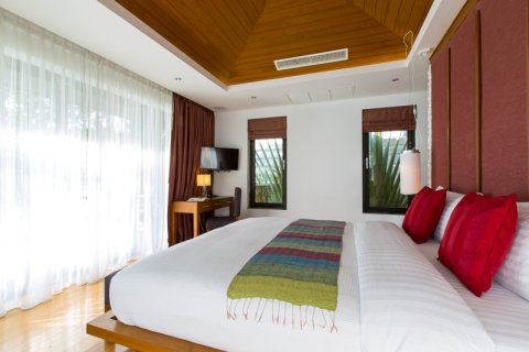 Chalet de 3 dormitorios en Hua Hin, Tailandia № 168479 - foto 28