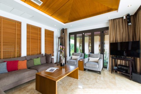 Chalet de 3 dormitorios en Hua Hin, Tailandia № 168479 - foto 3