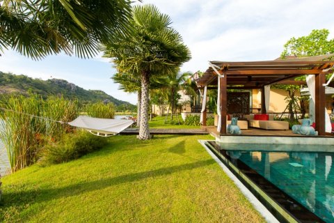Chalet de 3 dormitorios en Hua Hin, Tailandia № 168479 - foto 18