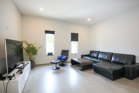 Chalet de 5 dormitorios en Hua Hin, Tailandia № 168478 - foto 28