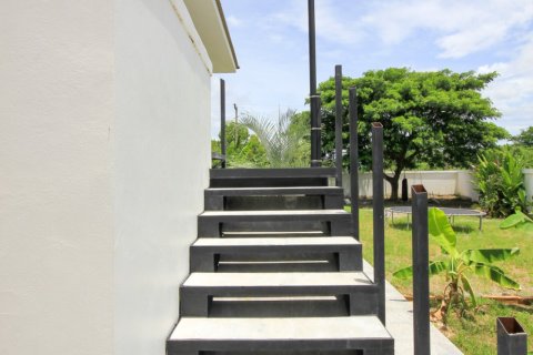 Chalet de 5 dormitorios en Hua Hin, Tailandia № 168478 - foto 17