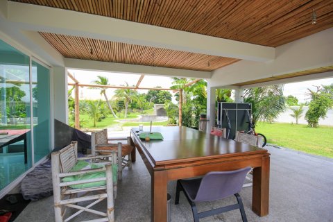 Chalet de 5 dormitorios en Hua Hin, Tailandia № 168478 - foto 21