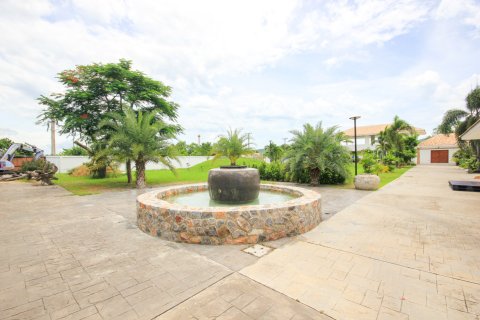 Chalet de 5 dormitorios en Hua Hin, Tailandia № 168478 - foto 12