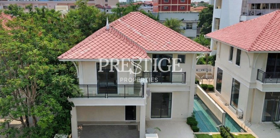 Casa de 4 dormitorios en Pattaya, Tailandia № 197605