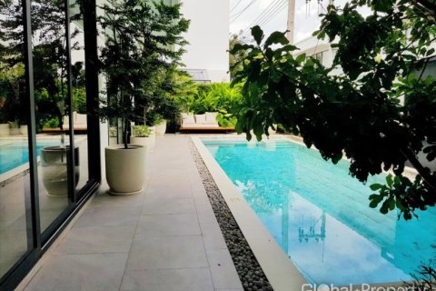Casa de 4 dormitorios en Pattaya, Tailandia № 113602 - foto 7