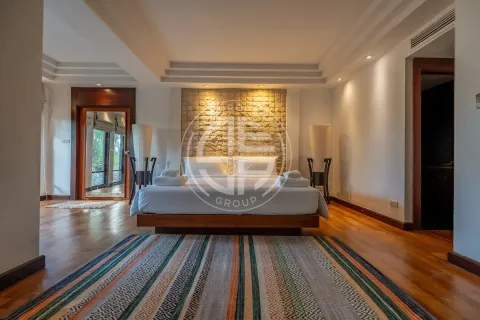 Chalet de 4 dormitorios en Phuket, Tailandia № 190680 - foto 14