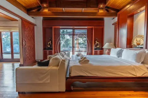 Chalet de 4 dormitorios en Phuket, Tailandia № 190680 - foto 11